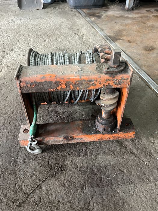 Продам Лебедку.