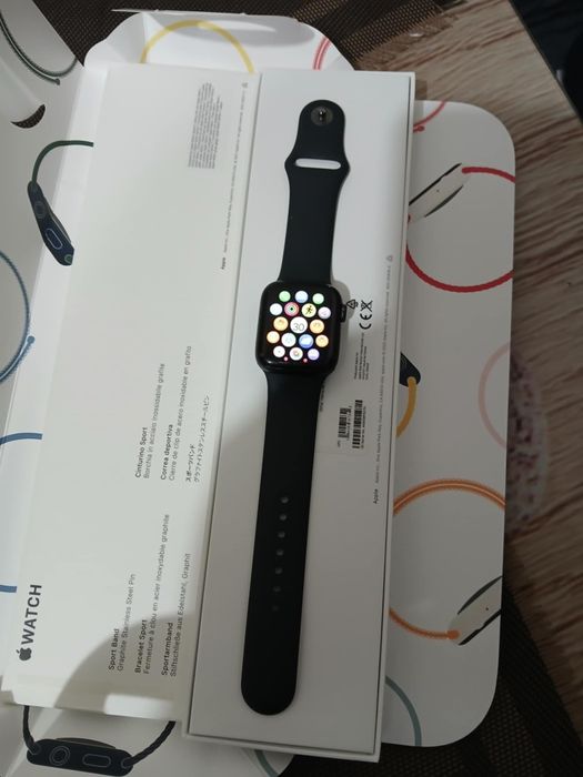 Vând Apple watch se (2nd gen) 40mm