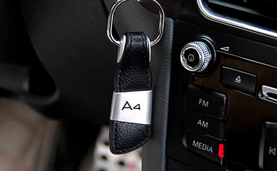 Breloc piele + metal - Audi A3, A4, A5, A6