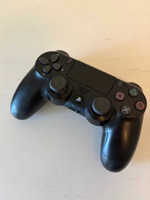 Продам PS 4 1 Тб + диски