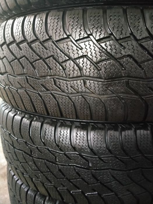 Продам резину 245 70 r16 Viatti