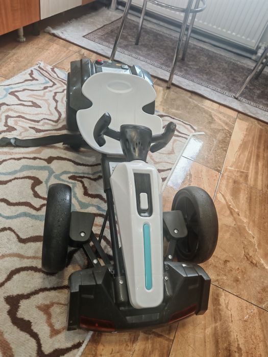 Cart electric cu telecomanda