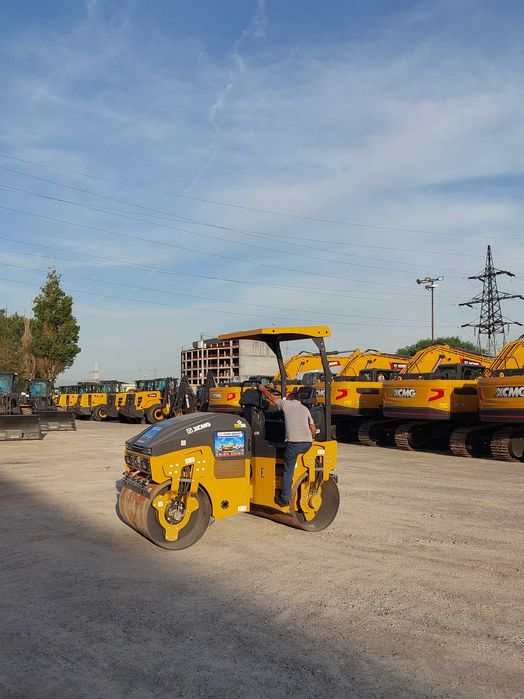 XCMG XMR403 каток 4 тоник на складе