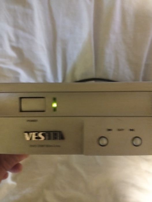 Vând DVD VESTEL 2300 Slim-Line