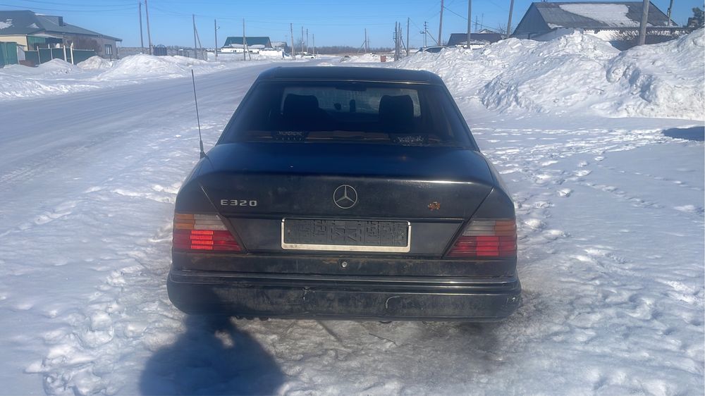 Mersedes Benz_124