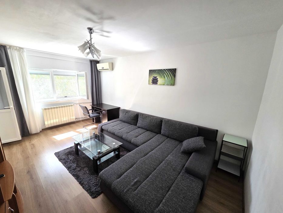 Piata Sudului, Oltenitei, 2 camere decomandat, renovat, parcare