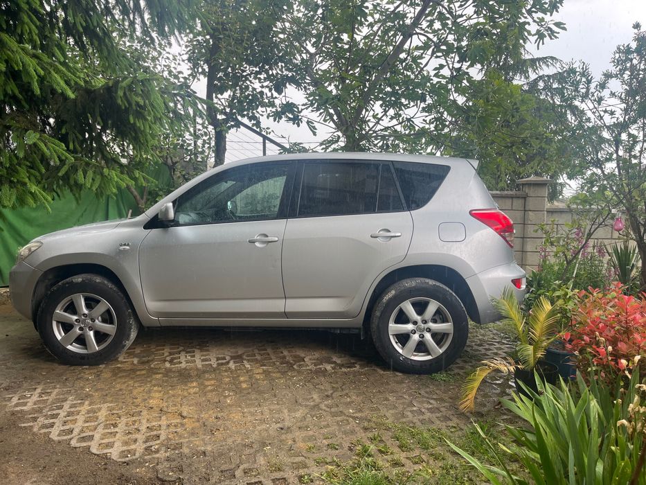 Toyota RAV4  2.2D 136 К.с. на части