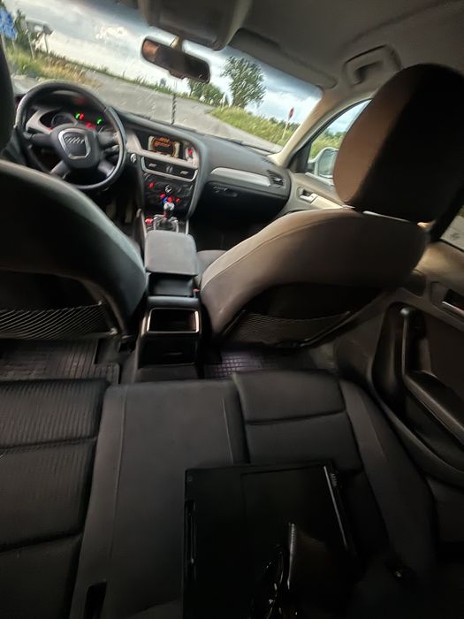 Продавам Audi A4 B8