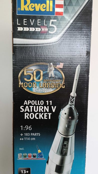 Сглобяем модел на ракетата Revell Apollo 11 Saturn V Rocket