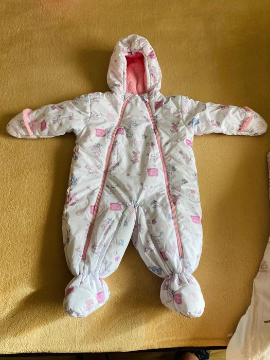 Зимен бебешки космонавт