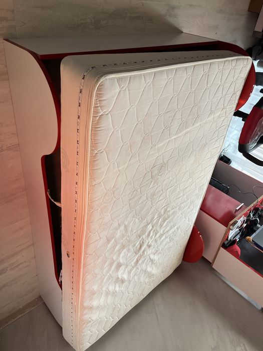 Легло с матрак и механизъм с място за багаж 120/190см.