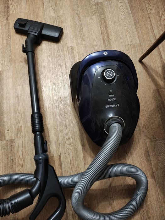 Пылесос Samsung.