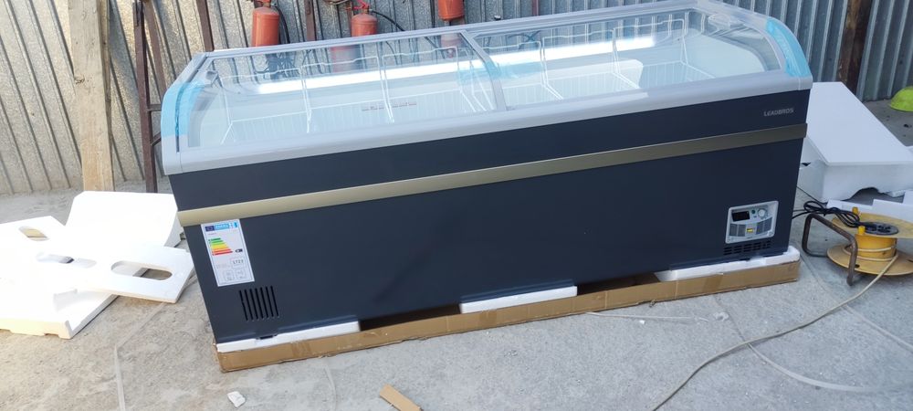 Продам морозильный для магазина