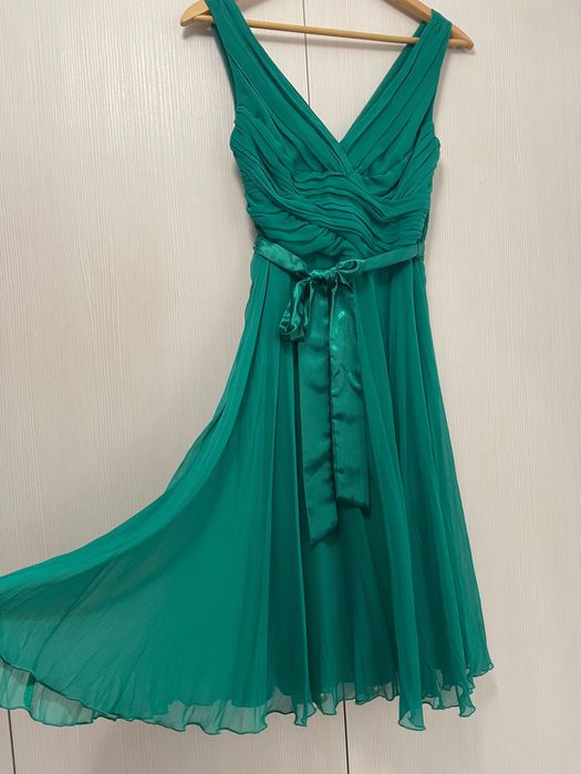 Vand rochie de ocazie, Irina Schrotter