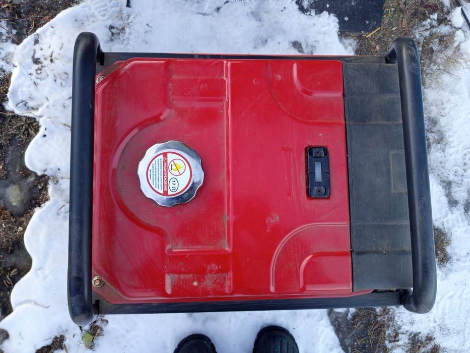 Бензиновый генератор