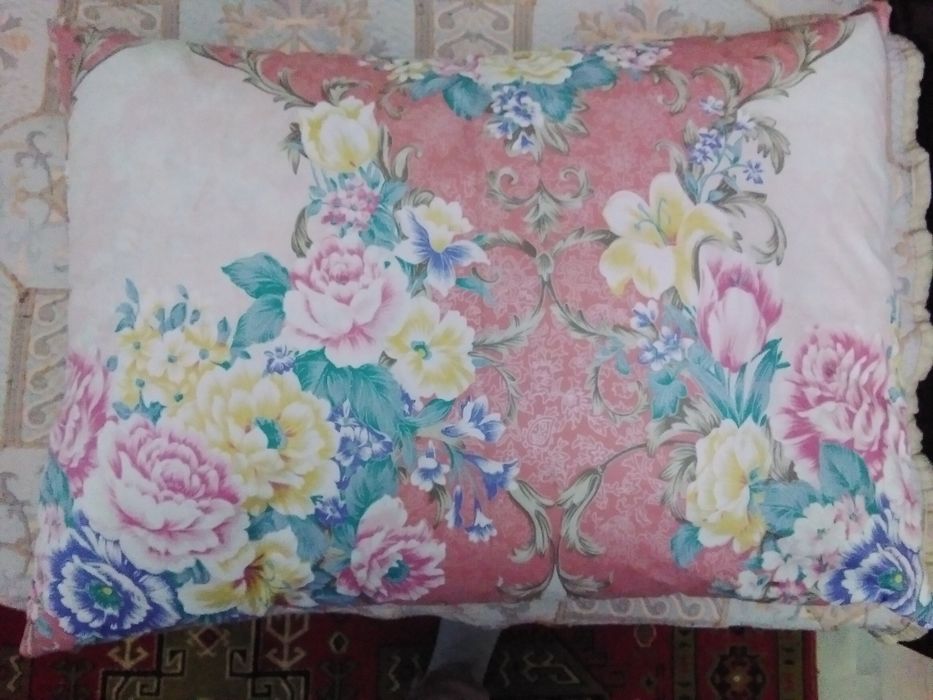 Продам подушки перьевые