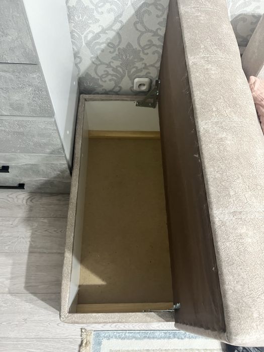 Продам мини диван с пуфиком