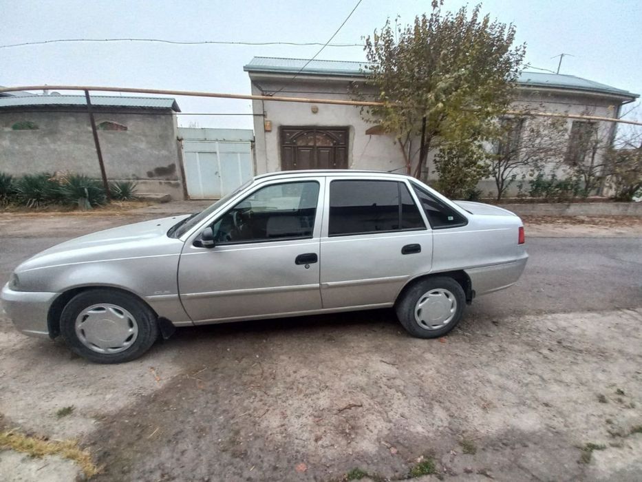 Nexia 2 сотилади