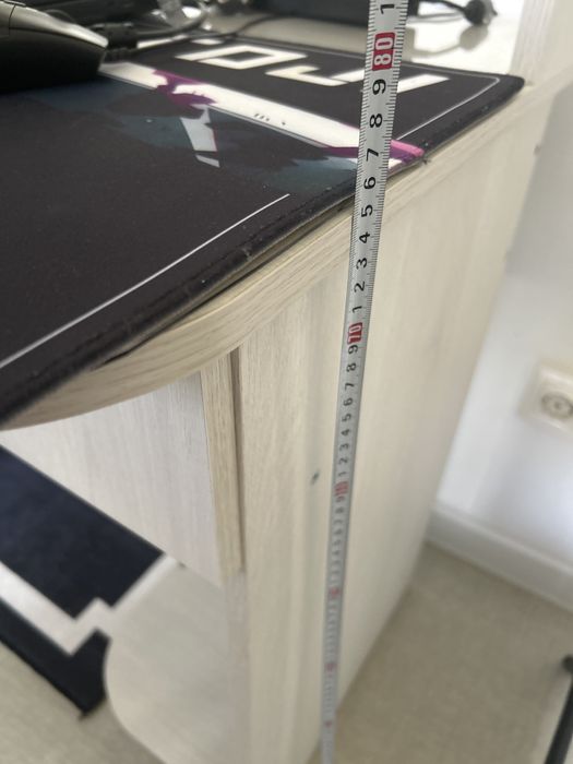 Стол письменный почти новый