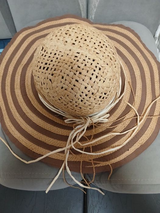 Продам шляпу соломенную на лето