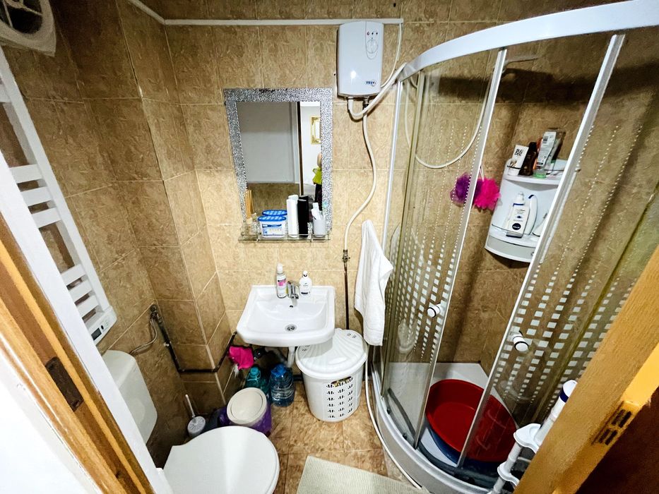 Inchiriez 2 camere cămin