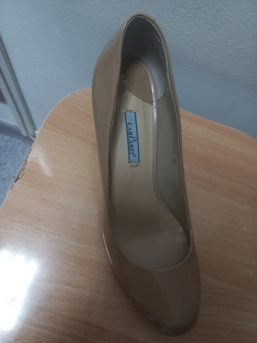 Туфли новые 40р( маломерят)