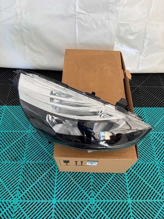 Far dreapta fata Renault Clio 4 2012-2016 nou original Renault
