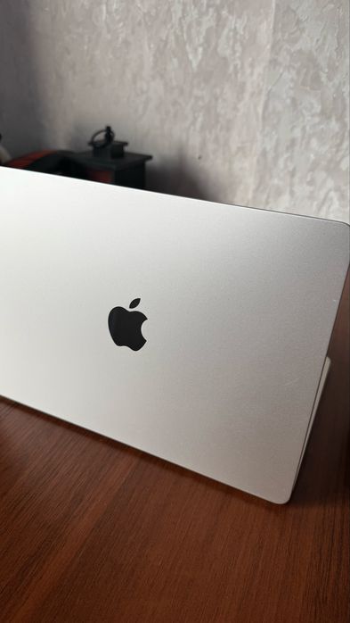 Macbook m2 AKB 96% 82 цикла