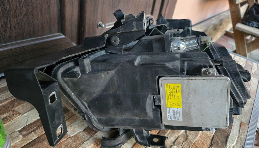 Far bi-xenon BMW E90