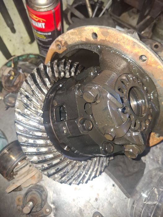 Продам передний,задний редуктор ЛэндКрузер100