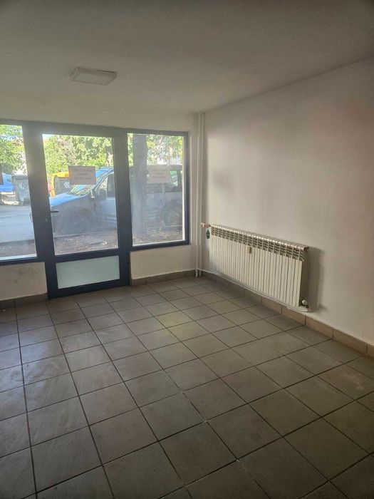 Дава се под наем Офис в Враца, Център - 25 кв.м за 153 € - Снимка #2