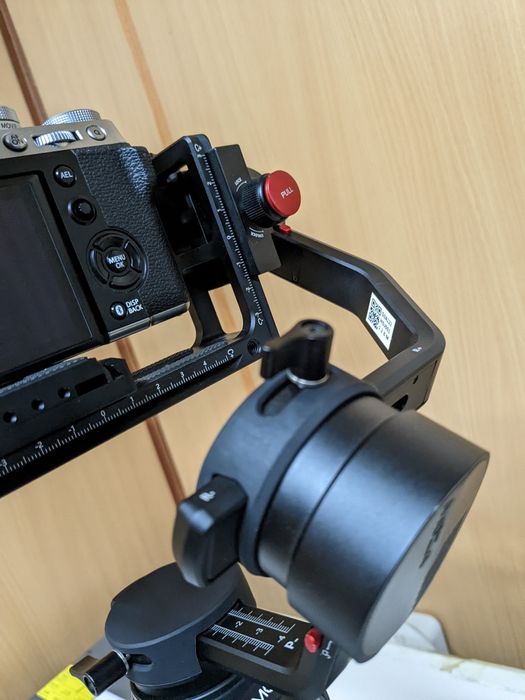 Стедикам Moza AirCross 2