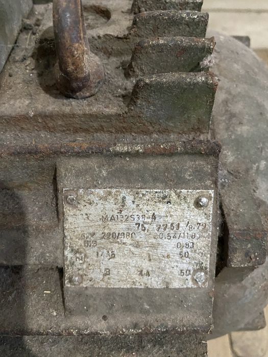 Circular cu banc metalic