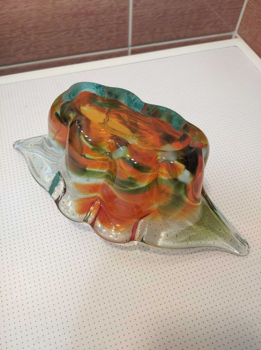 Ваза, цветное стекло.