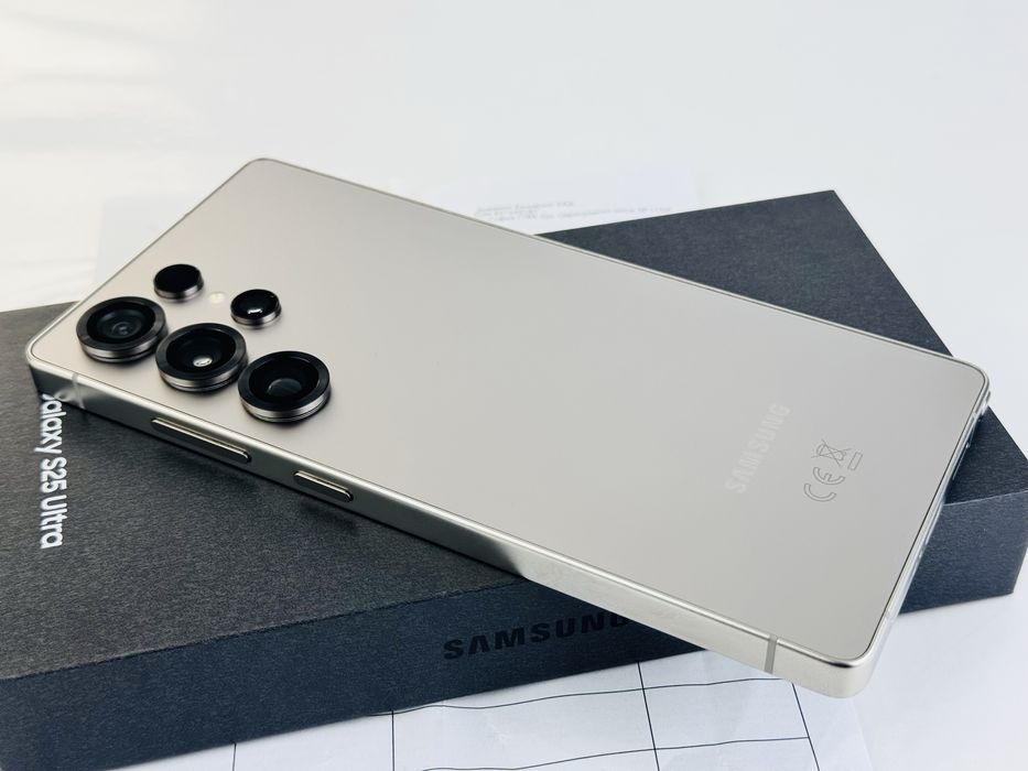 Samsung S25 Ultra 5G 256GB Titanium Gray 100% Батерия 2г. Гаранция!