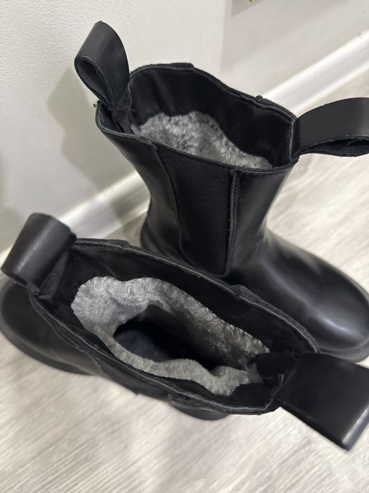 Продам женские сапоги
