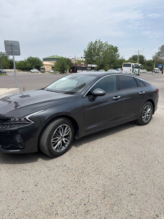 KIA k5 prestej pozitsiya