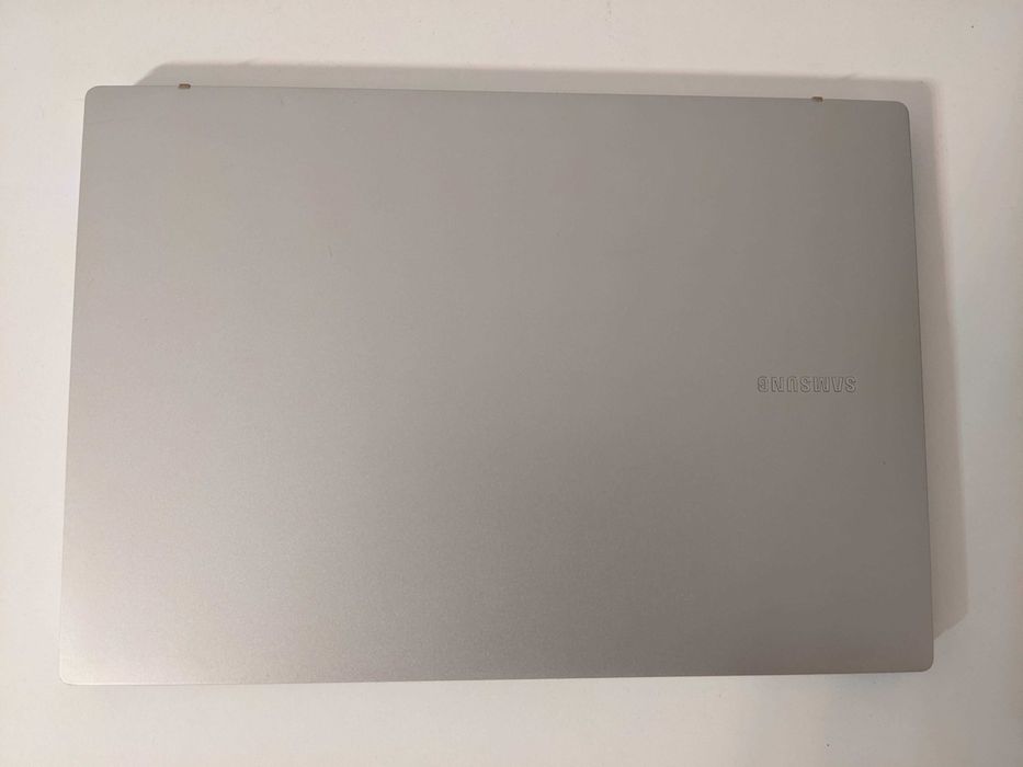 Laptop Samsung Galaxy Book 2 Go SnapDragon 7cPlus Gen 3 5G 8Gb Ram 256 Gb SSD