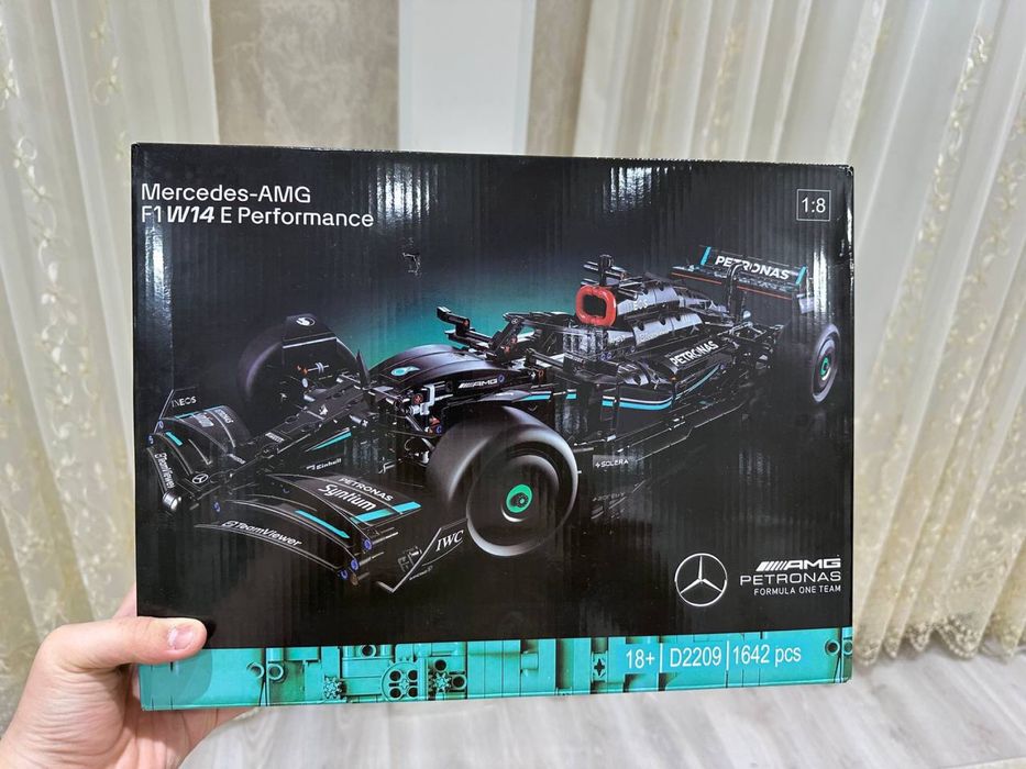 Lego Technic Mercedes AMG F1 W14 E Perfomance