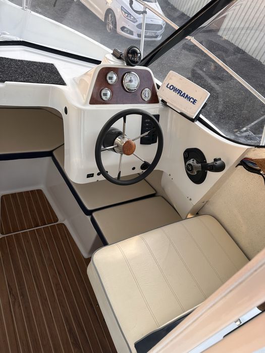 Barca Quicksilver Timonier 620 cu motor Mercury 115 cp 2021 si peridoc