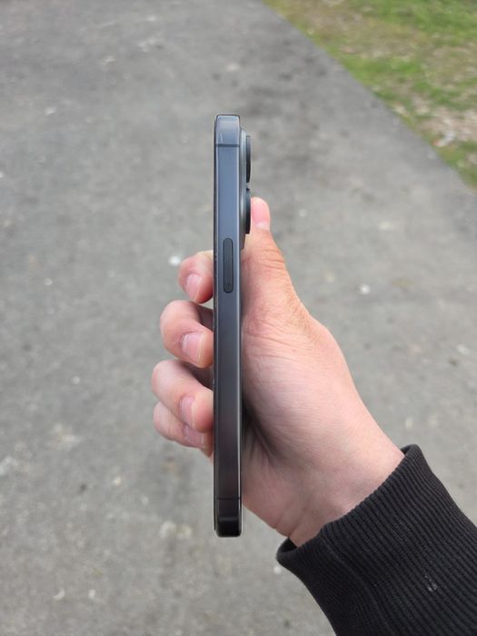 Продам iPhone 15 Pro