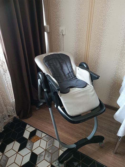 Продам стульчик для кормления.