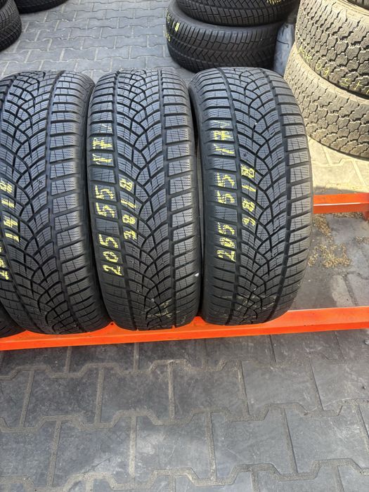 Anvelope Iarna 205/55/17 GoodYear UltraGrip Performance 205 55 17 R17