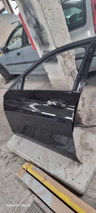 Предна лява врата за Мерцедес w213 с пантите