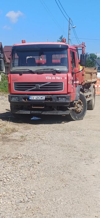 Camion Volvo Bena  basculabila