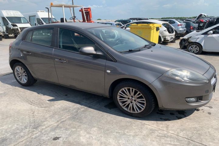 Dezmembrez Fiat Bravo 2