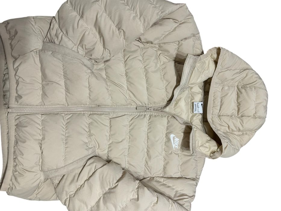 Зимно яке Nike-бежово с качулка,много топло