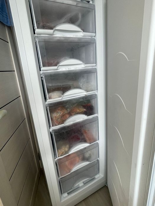 Морозильник вертикальный