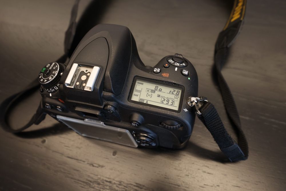 Nikon D610 – перфектно състояние, пълен комплект