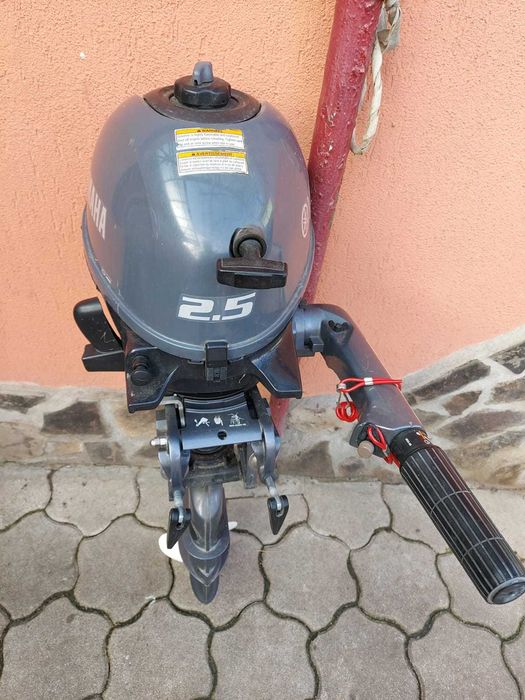 Vând motor pentru barca Yamaha